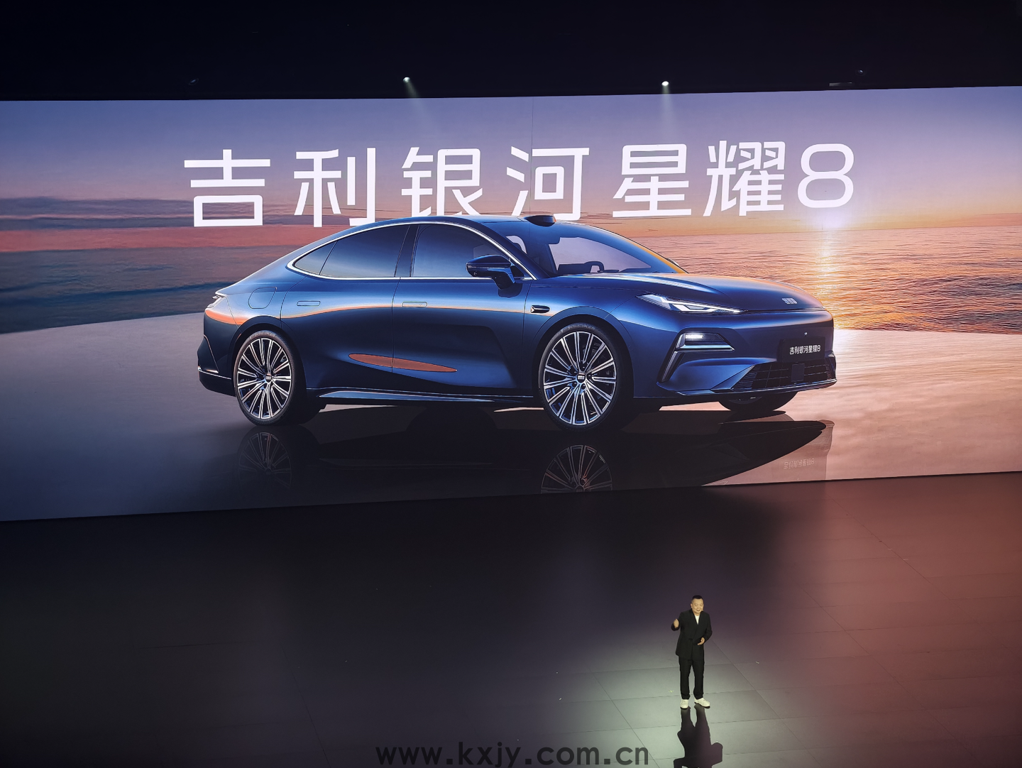限时 11.58 万元起（赠 23 扬声器 + VIP 座椅），吉利银河星耀 8 轿车上市(图2)